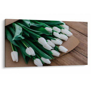 Egy csokor fehér tulipán képe