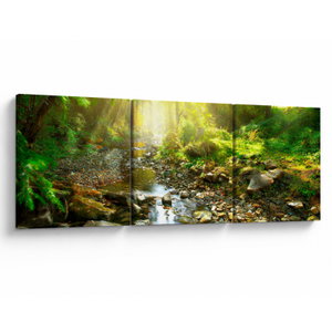 Schilderij - Rivier in groen bos (V020942V15050)