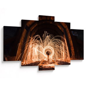Bild auf Leinwand - Lichtshow auf den Schienen